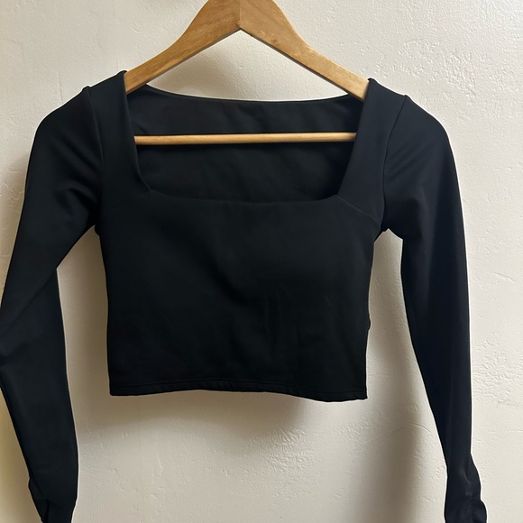 Hollister Tops - Hollister Black Long Sleeve Crop Top